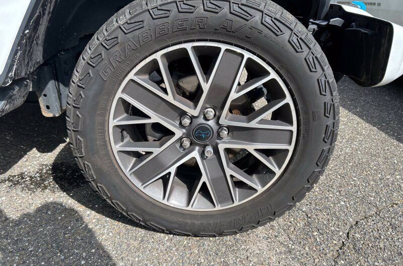 Used 2024 Jeep Wrangler High Altitude AWD/4WD image 17