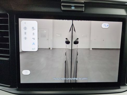 Used 2025 Ford F250 XLT w/ Black Appearance Package image 58