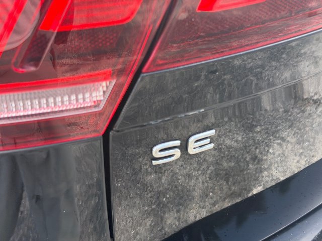 Used 2022 Volkswagen Tiguan SE AWD/4WD image 13