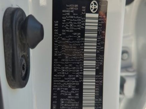 Certified 2025 Toyota Corolla LE image 26