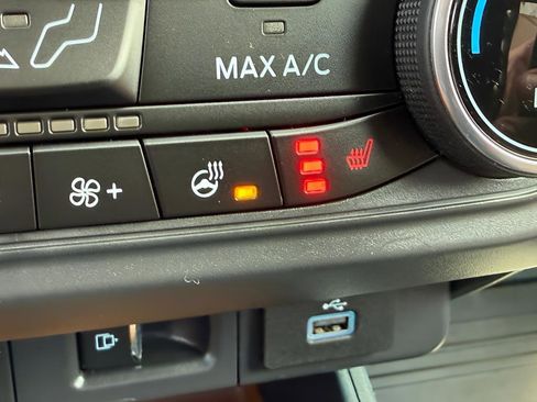 Certified 2024 Ford Maverick Lariat AWD/4WD image 12