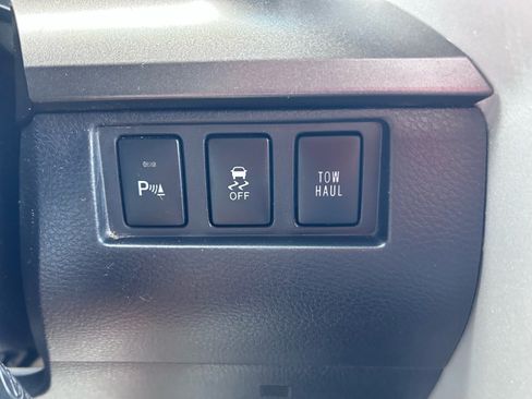 Used 2014 Toyota Tundra SR5 AWD/4WD image 25