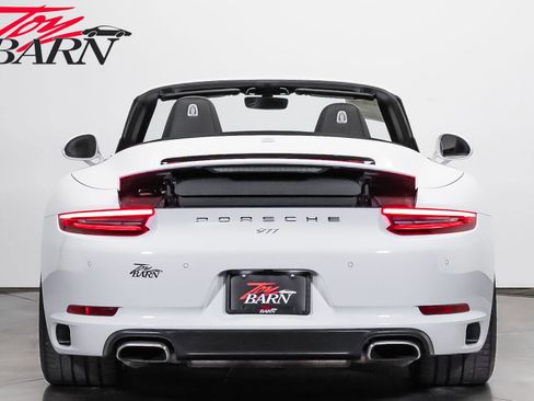 Used 2017 Porsche 911 Carrera RWD image 4