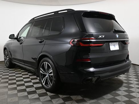 Used 2027 BMW X7 xDrive40i w/ M Sport Package AWD/4WD image 5