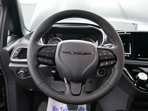 New 2026 Chrysler Pacifica Select w/ S Appearance Package image 28