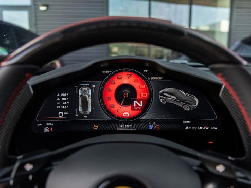 Used 2025 Ferrari Purosangue image 32