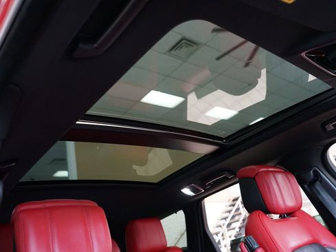 Used 2019 Land Rover Range Rover Sport HSE Dynamic AWD/4WD image 12
