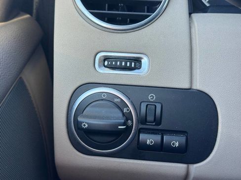 Used 2016 Land Rover LR4 HSE Silver Edition image 25