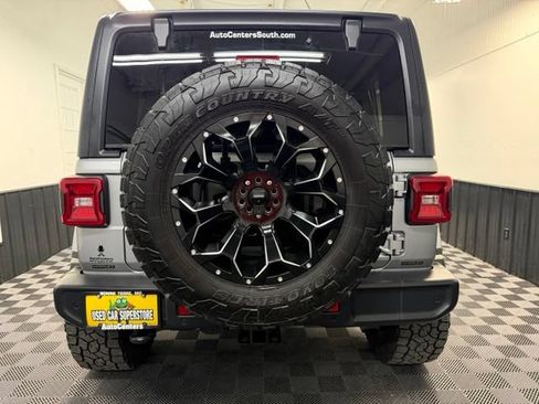 Used 2018 Jeep Wrangler Unlimited Sahara w/ Uconnect 4C Nav & Sound Group AWD/4WD image 5