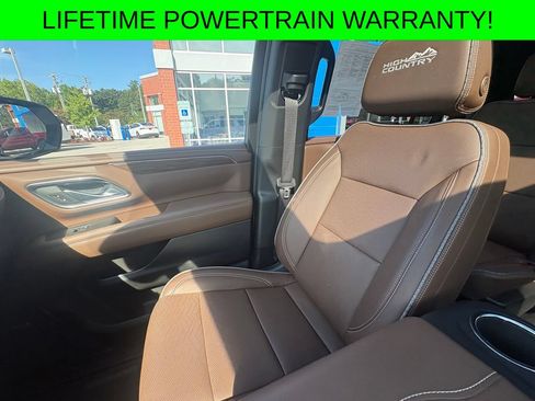 Used 2024 Chevrolet Suburban High Country w/ Max Trailering Package AWD/4WD image 12