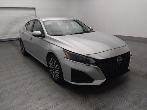 Used 2023 Nissan Altima 2.5 SV image 13