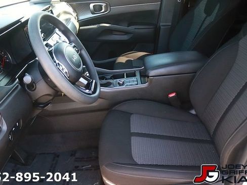 Certified 2023 Kia Sorento LX AWD/4WD image 15
