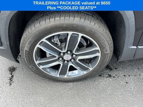 Used 2023 GMC Acadia SLT w/ Technology Package FWD image 6