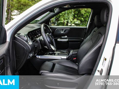 Used 2025 Mercedes-Benz GLB 250 image 17