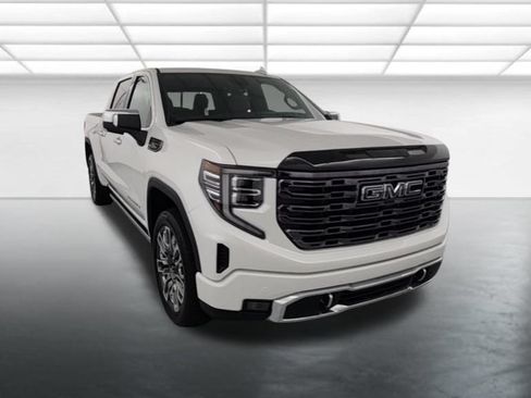 Used 2025 GMC Sierra 1500 Denali Ultimate AWD/4WD image 2
