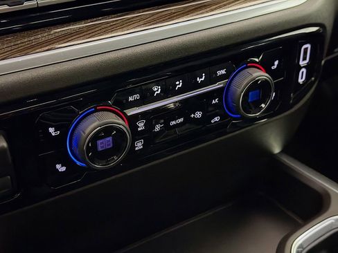 Used 2025 Chevrolet Silverado 1500 RST AWD/4WD image 16