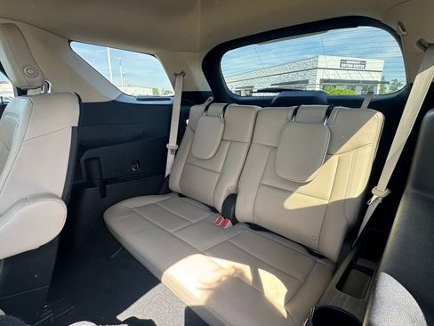 Used 2020 Ford Explorer XLT w/ Equipment Group 202A RWD image 15