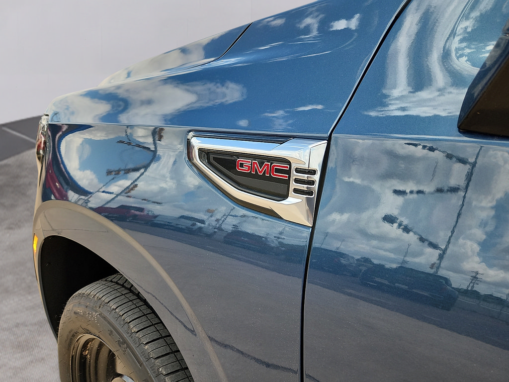 New 2026 GMC Yukon Denali w/ Denali Reserve Package AWD/4WD image 24