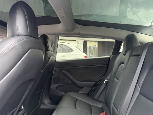 Used 2023 Tesla Model 3 Standard Range image 18