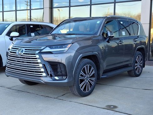 New 2026 Lexus LX 700h Luxury image 2