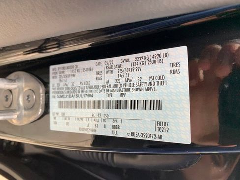Certified 2025 Lincoln Corsair AWD w/ Equipment Group 101A image 28