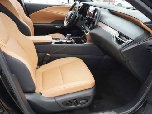 Used 2025 Lexus RX 350 Premium w/ Accessory Package (Z1) FWD image 15