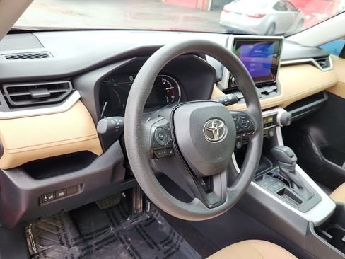 Certified 2025 Toyota RAV4 LE FWD image 11