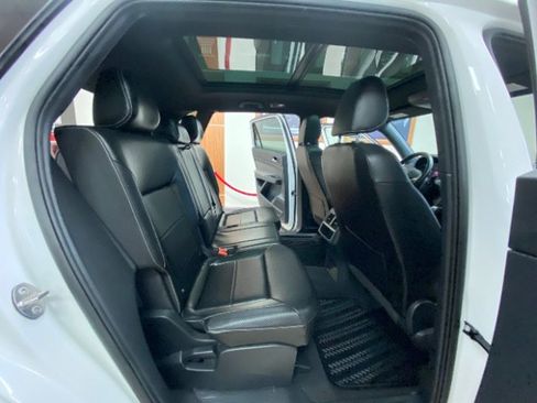 Used 2022 Volkswagen Atlas Cross Sport SEL w/ Cross Sport MDO Package AWD/4WD image 16