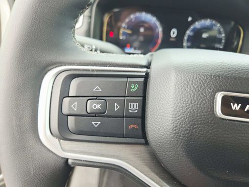 Used 2025 Jeep Wagoneer Series II w/ Premium Group I AWD/4WD image 27