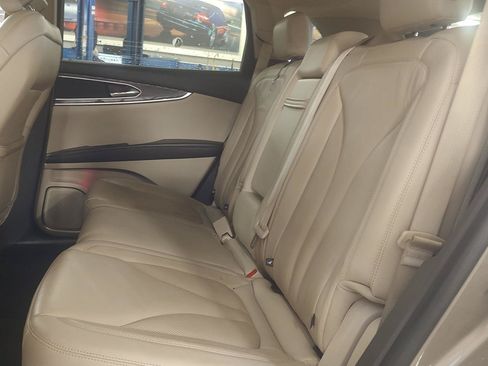 Used 2019 Lincoln Nautilus Select FWD image 21