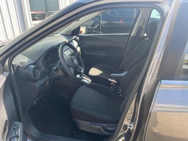 Certified 2025 Nissan Kicks Play S FWD image 7