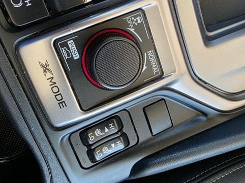 Used 2022 Subaru Forester Premium AWD/4WD image 33