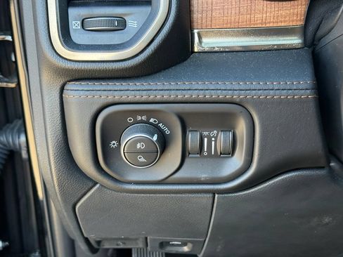 Used 2022 RAM 2500 Limited AWD/4WD image 21