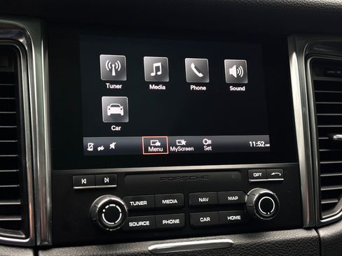 Used 2018 Porsche Macan S image 15