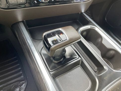 Used 2025 Chevrolet Silverado 1500 LTZ w/ LTZ Convenience Package II AWD/4WD image 15