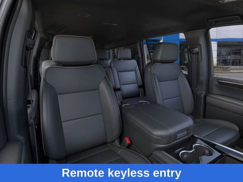 New 2025 Chevrolet Suburban Premier image 17