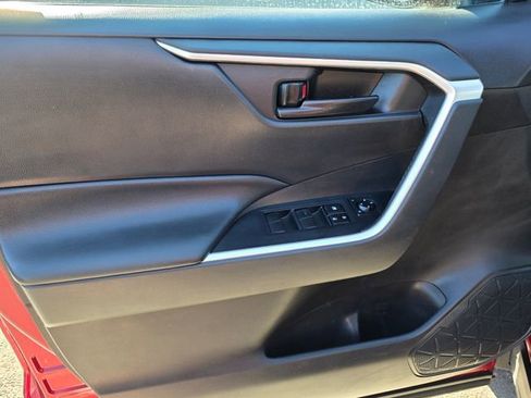 Used 2022 Toyota RAV4 LE image 14