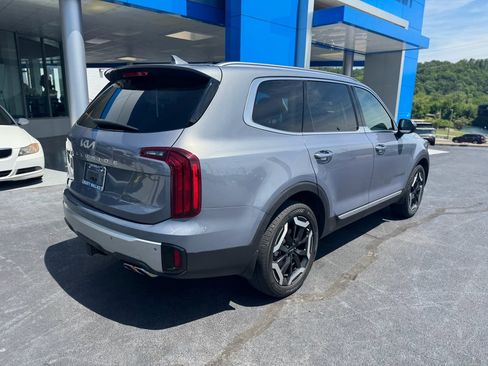 Used 2024 Kia Telluride S w/ S Sunroof Package FWD image 3