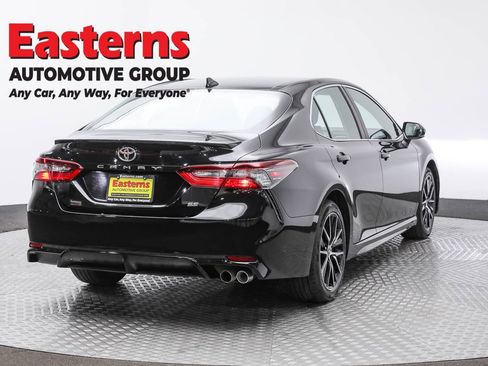 Used 2024 Toyota Camry SE image 5