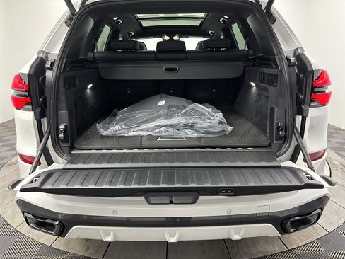New 2026 BMW X5 xDrive50e w/ Executive Package AWD/4WD image 21