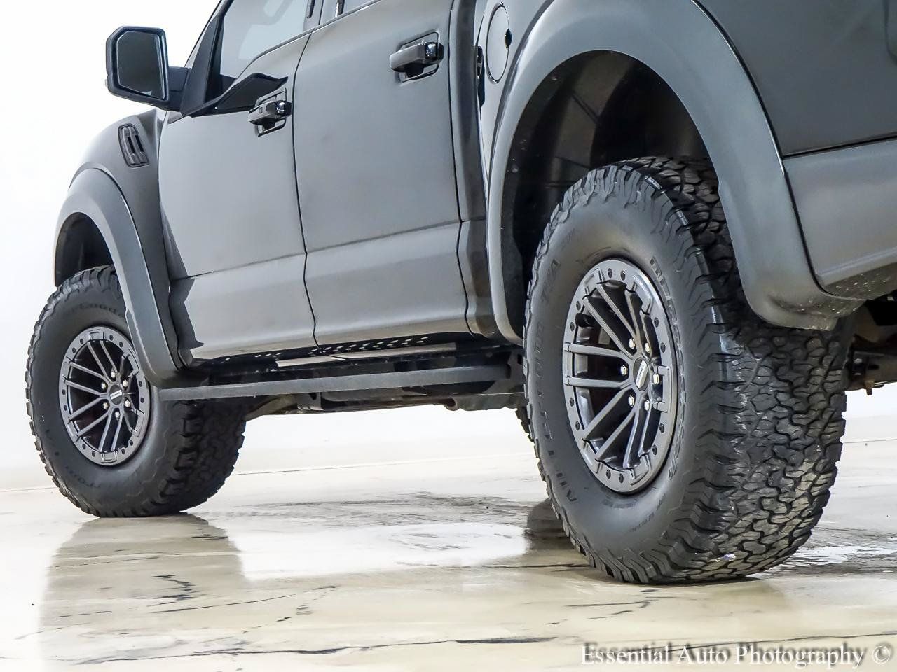 Used 2019 Ford F150 Raptor w/ Equipment Group 802A Luxury AWD/4WD image 11
