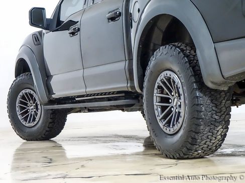 Used 2019 Ford F150 Raptor w/ Equipment Group 802A Luxury AWD/4WD image 11
