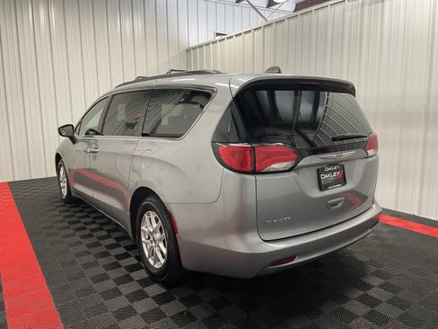 Used 2021 Chrysler Voyager Lxi FWD image 2