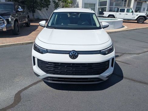 Certified 2025 Volkswagen Tiguan S FWD image 10