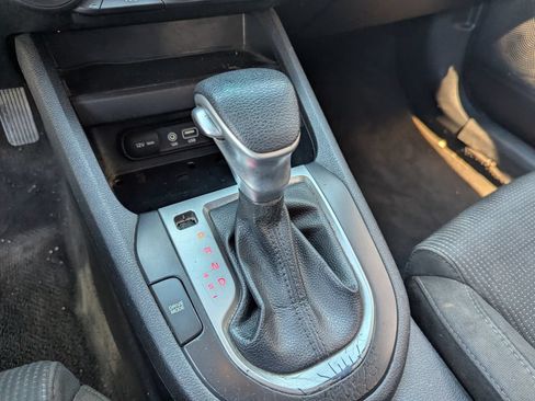 Used 2020 Kia Forte LXS FWD image 14