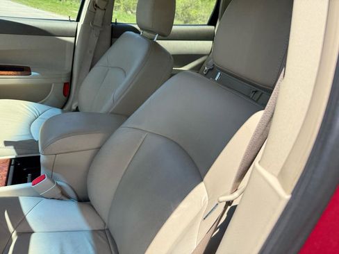 Used 2006 Buick LaCrosse CXL w/ Driver Confidence Package FWD image 11