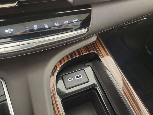 Used 2024 Cadillac Escalade ESV Premium Luxury w/ Performance Package image 19