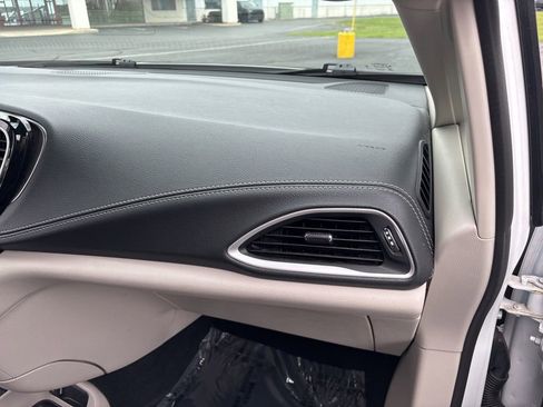 Used 2024 Chrysler Pacifica Touring-L w/ Road Tripper Package FWD image 39