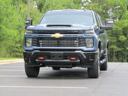 Used 2024 Chevrolet Silverado 2500 Custom w/ Custom Value Package AWD/4WD image 8
