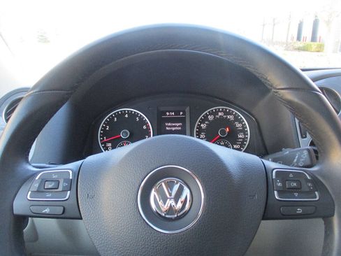 Used 2016 Volkswagen Tiguan SE AWD/4WD image 22